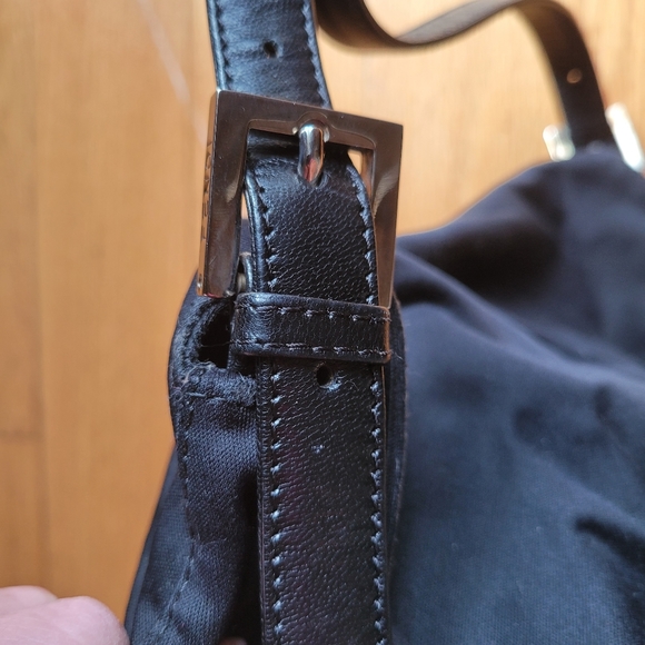 ❌️SOLD❌️ Authentic Vintage Fendi Shoulder Bag - Picture 13 of 16